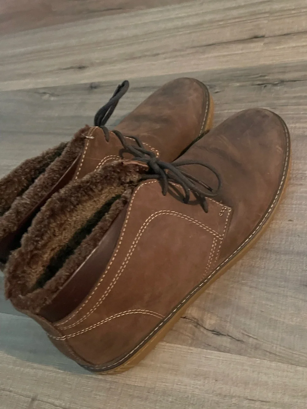Johnston & Murphy Men's Brown Lace-Up Sherpa Chukka Boots